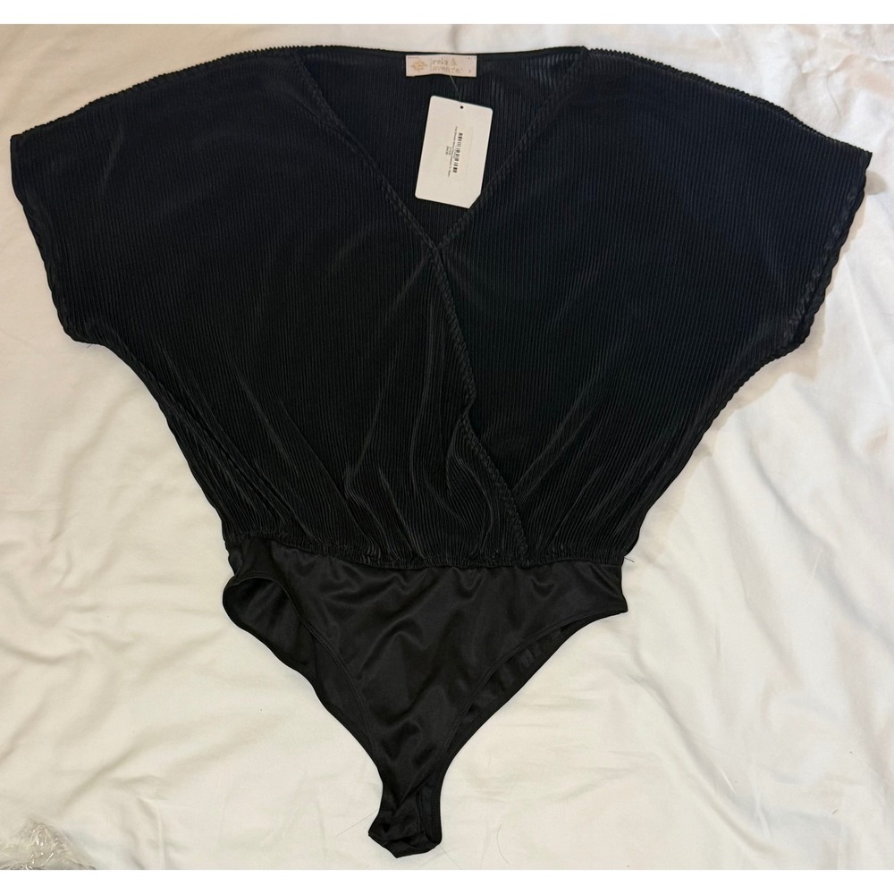 Leela & Lavender Black Pleated Surplice V-Neck Bodice Thong Bodysuit Small NWT